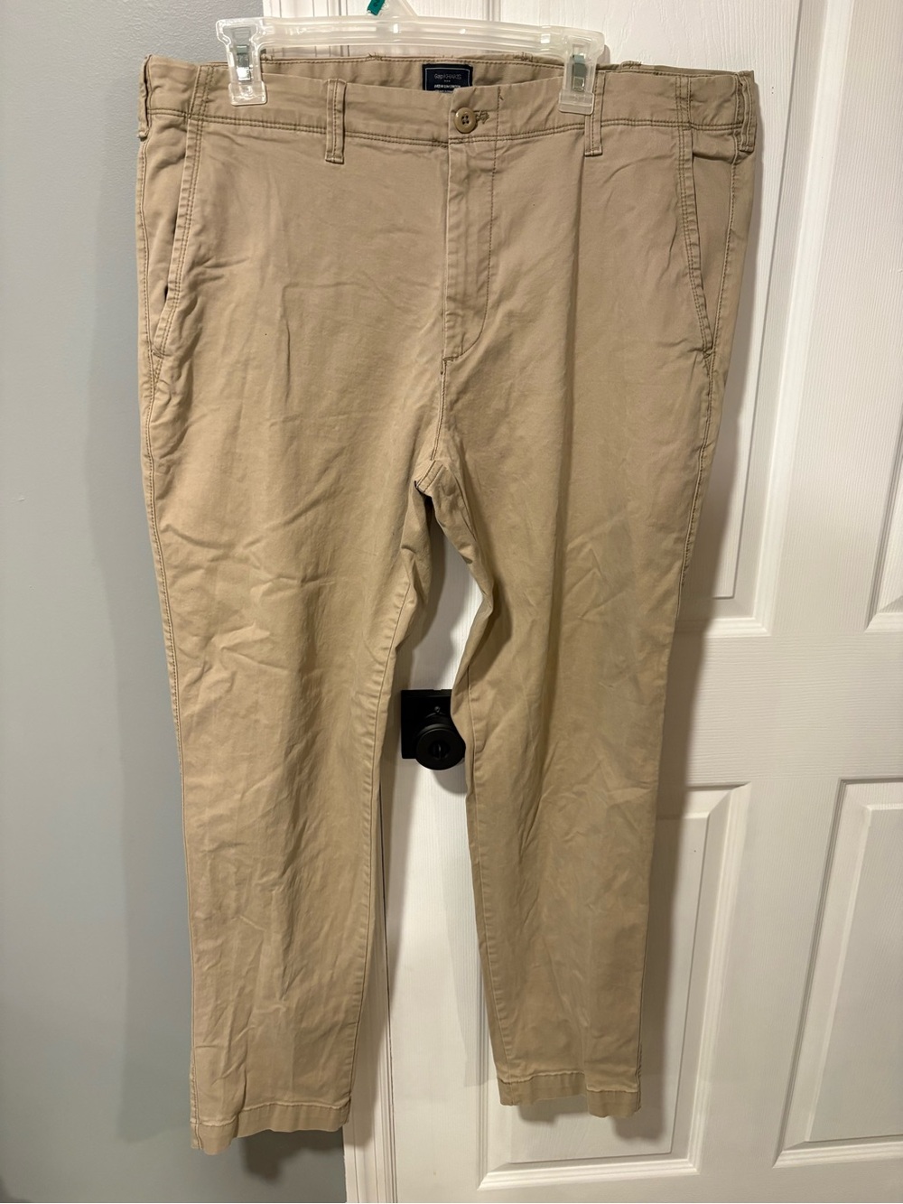 GAP Men's Khaki Straight-Leg Chinos - Light Tan